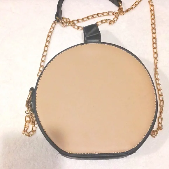 Trendy Fashion Purse. - Picture 4 of 8